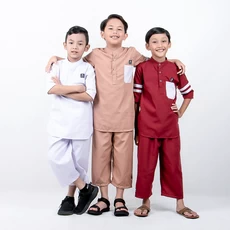 Pakaian Muslim Anak Laki Laki Set Kurta Celana Polos Elegan Basic