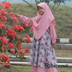 Gamis Hitam Anak Perempuan Pesantren Anak Tanggung