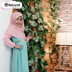 Gamis Anak Bahan Moscrepe Polos Remaja