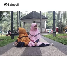 Gamis Anak Warna Putih Niqab Umur 8 Tahun