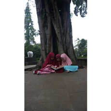 Gamis Anak Karakter Modern Aruwais