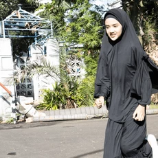 Jual Baju Muslim Anak Perempuan Lucu Hitam MTS Umur 10 Tahun