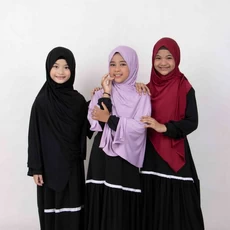 Jilbab Putih Anak Kondangan Terbaru