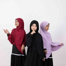 Kerudung Anak Warna Putih Lebaran Usia Remaja