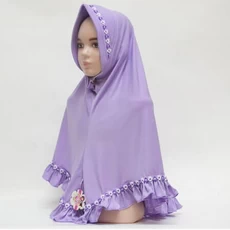 Pashmina Istri Syari Kondangan Usia Remaja