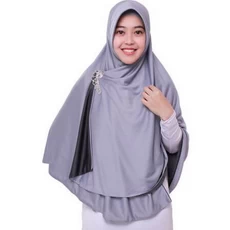 Kerudung Syari Kondangan Usia Remaja