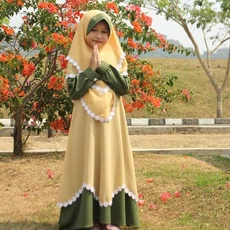 TK0890 Baju Muslim Anak Perempuan Kombinasi Hijau Botol Kuning Terbaru 2022 2 thn